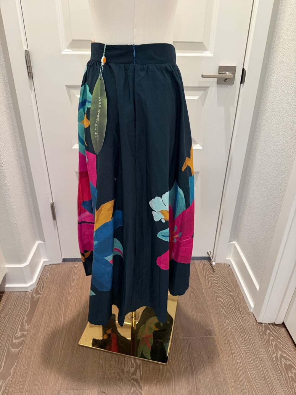 FARM Rio Floral Watercolor Midi Skirt Size S - Picture 8 of 9